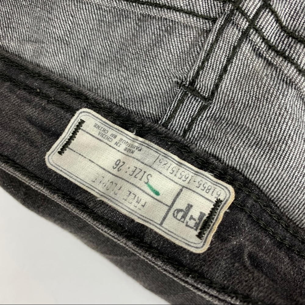 Free People Black Distressed Beaded Jeans Sz 26 - Picture 13 of 14